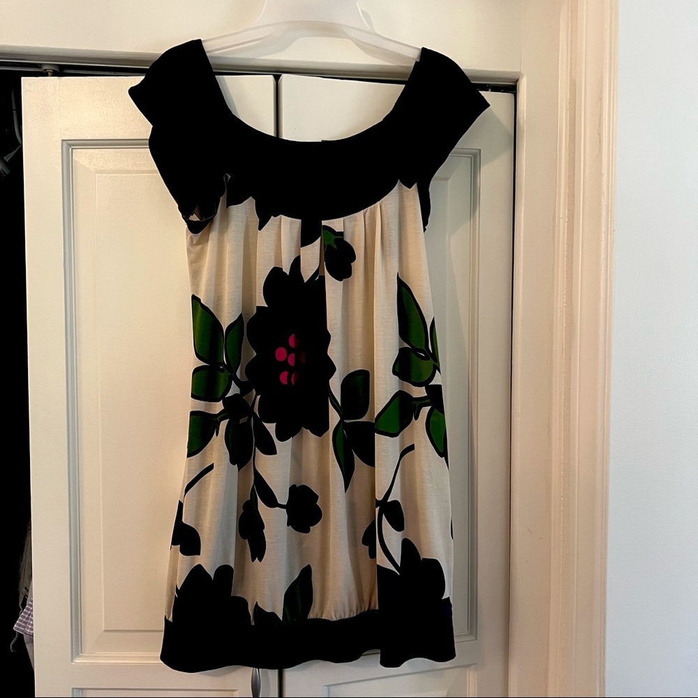 Mini dress with pretty flower print